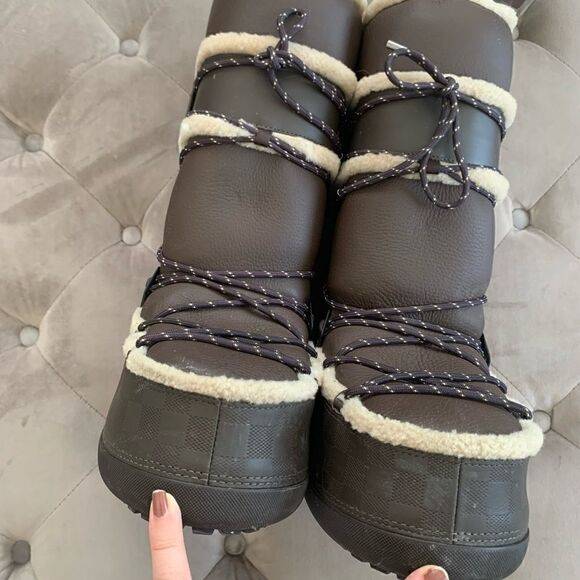 Louis Vuitton limited edition snowstorm boots - men size - Picture 4 of 12